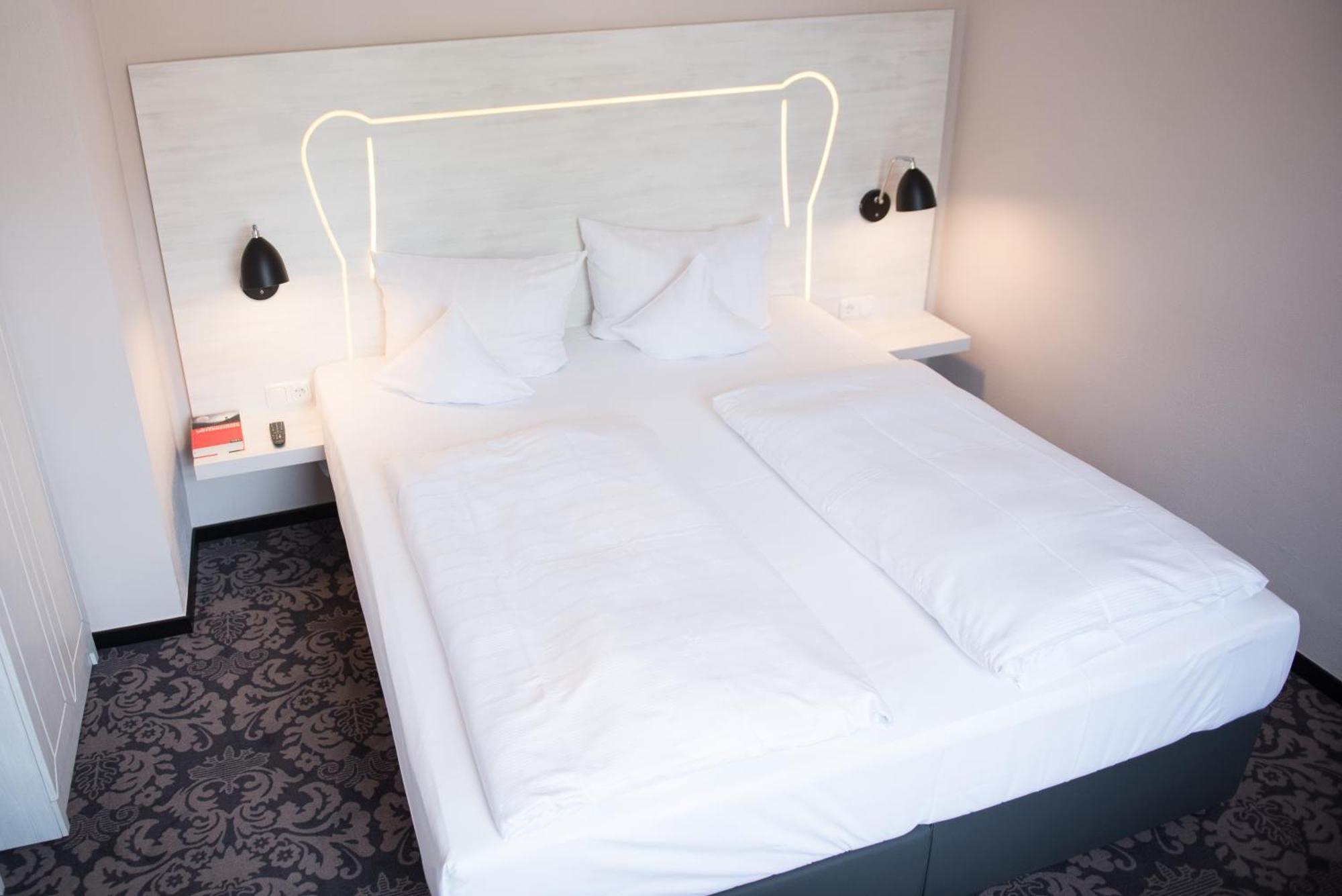 Parkhotel Schillerhain Kirchheimbolanden Ruang foto