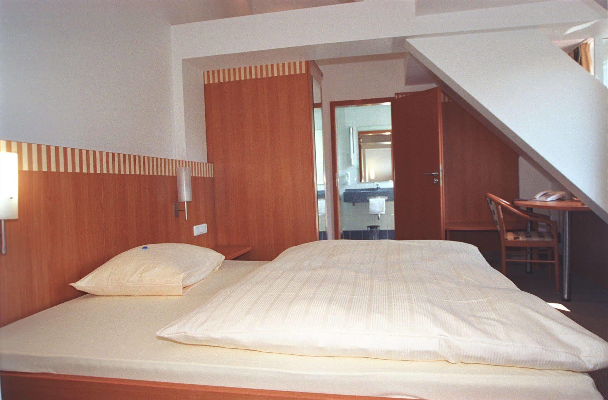 Parkhotel Schillerhain Kirchheimbolanden Bagian luar foto