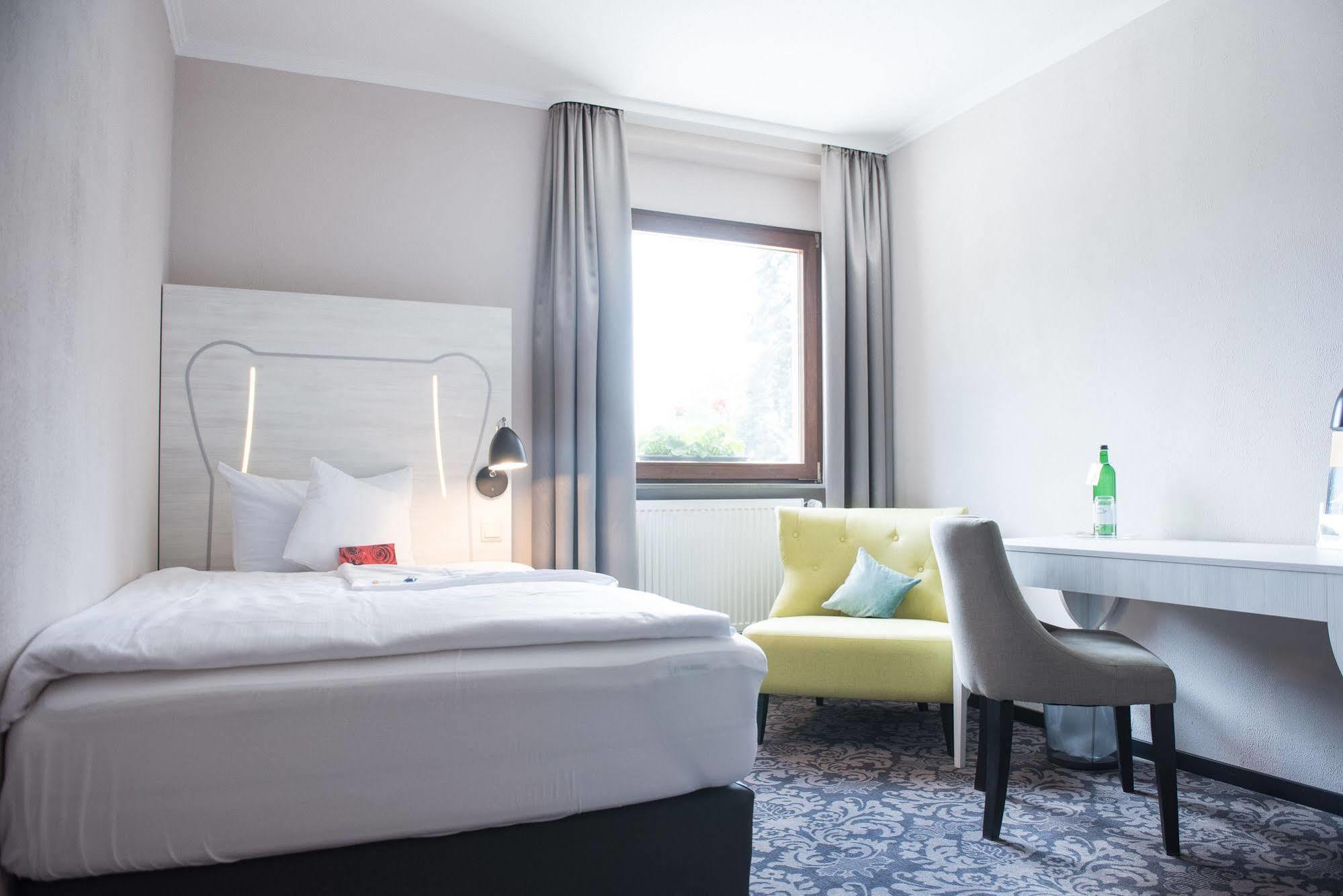 Parkhotel Schillerhain Kirchheimbolanden Bagian luar foto